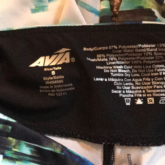 Workout Capris - Picture 3 of 3